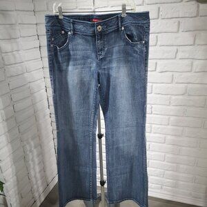 Smart Set Ladies Size 33 Light/Medium Wash Flare Leg Blue Jeans